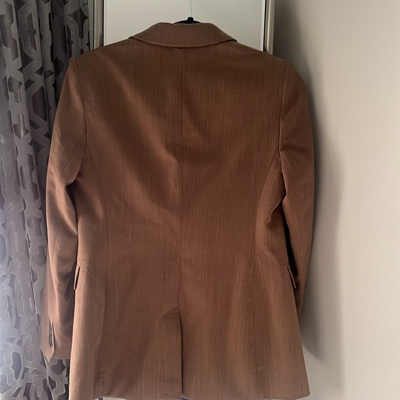 Banana Republic Camel Blazer - Size 2 Fantastic Condition - Picture 3 of 4